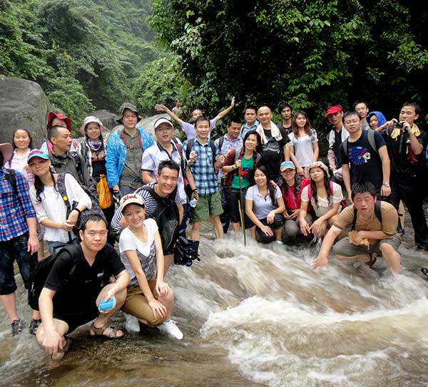 组织员工户外旅游-英硕包装